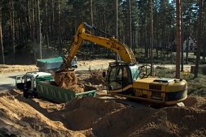Jaunumi LAND & HOME Baltic Real Estate: Zemes darbu sākšana privātmāju ciematā Berģu skati